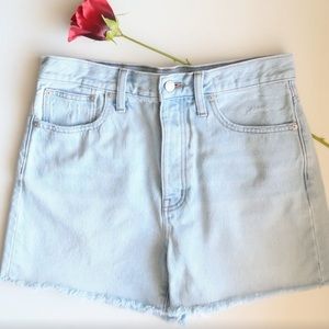 Madewell Light Blue Mom Jean / Denim Raw Hem High Waist Shorts Size 28